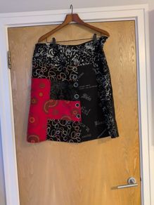 Desigual Black Patterned Skirt .  S. 18-20.