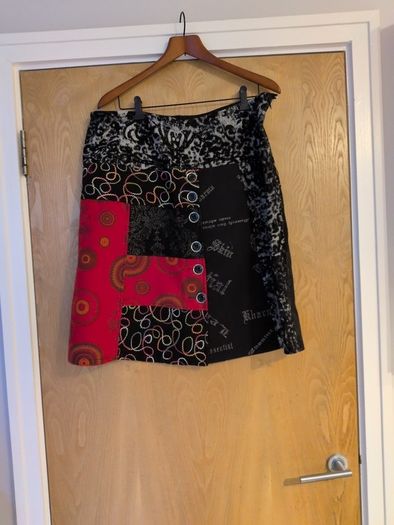 Desigual Black Patterned Skirt .  S. 18-20.