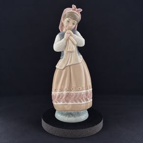 Lladro Blushfull Girl