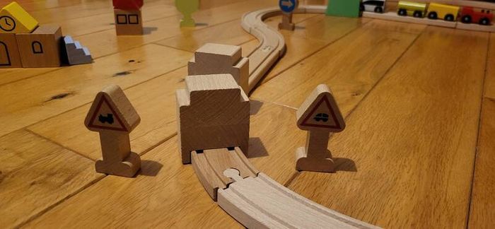 IKEA LILLABO Wooden Train Set Bundle  , Tracks & Magnetic Trains