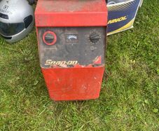 snap on battery charger