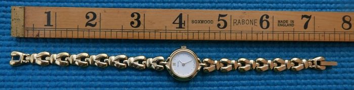Pulsar Women's Gold Toned Bracelet Band Watch Analog Water Resistant-works well
