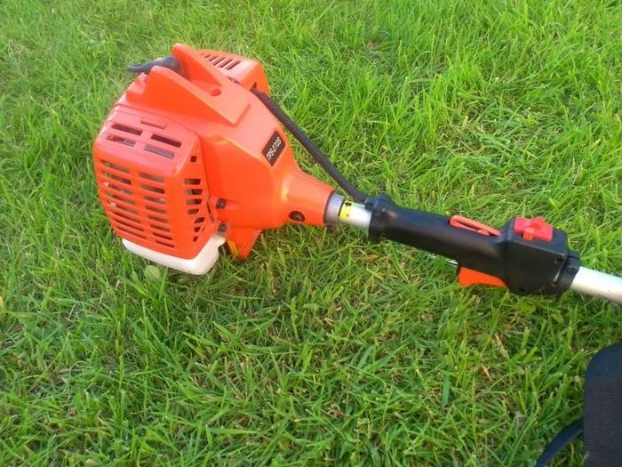 Tanaka TPS 270S Pole Saw / Strimmer