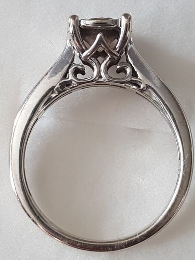 diamond solitaire