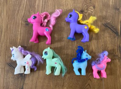 6 Kids Pony Figures / Toys