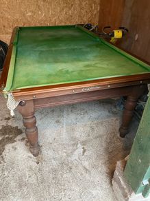 snooker table