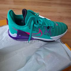 Nike LeBron Witness 6  UK 11