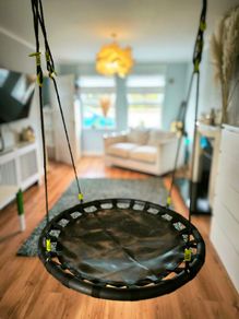 Large Premium Nest Swing. 99 cm. Excellent Condition.