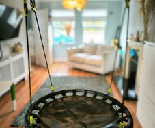 Large Premium Nest Swing. 99 cm. Excellent Condition.