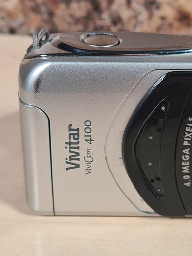 Vivitar Vivicam 4100 Digital Camera 4mp Mega Pixels Compact Takes 2 X Aa Batteries