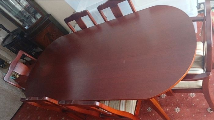 Mahogany table & 6 chairs