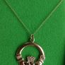Vintage 9ct Gold 375 Claddagh Pendant on 19-Inch Chain Image 2