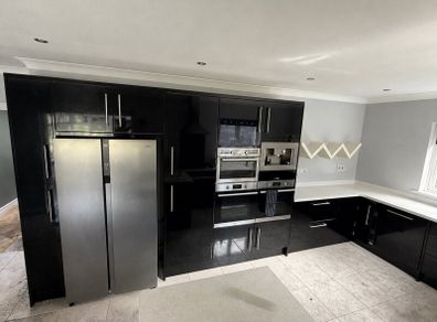 Kitchen units & appliances