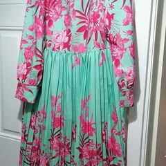 dress suit 14/16  please note no belt