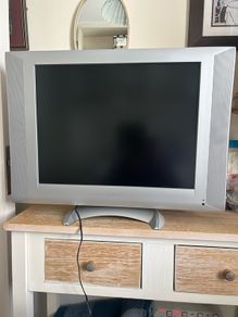 tv. slim back . 20 inch Beko LCD. NR20L B450. No remote. Working .
