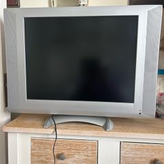 tv. slim back . 20 inch Beko LCD. NR20L B450. No remote. Working .