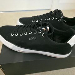 Boss trainers