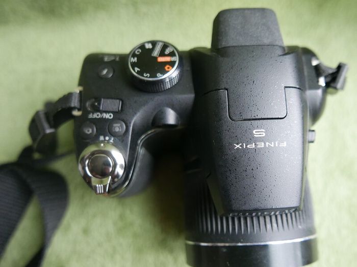 Fuji Fujifilm Finepix S S4000 bridge travel super zoom 30x 24mm wide 14mp camera +SD Card, works well