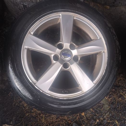 Volvo 16" set of alloys wheels