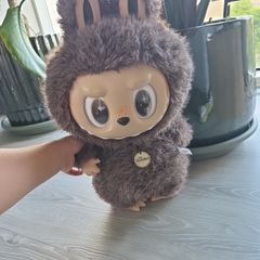 Pop Mart Labubu