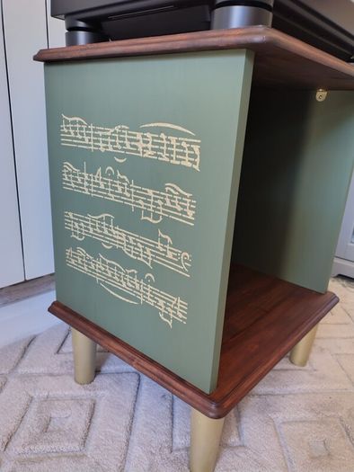 Cabinet for vinyl records storage