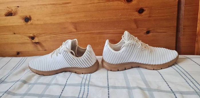 skechers flex appeal white Size 4.5 eu 37.5 in like new condition