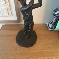 bronze golfer