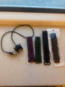 Fitbit charge 4 straps and charging cable
