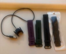 Fitbit charge 4 straps and charging cable
