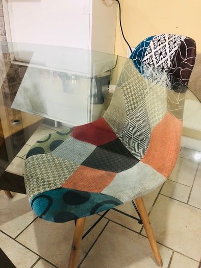 Glass Table & 4 Chairs