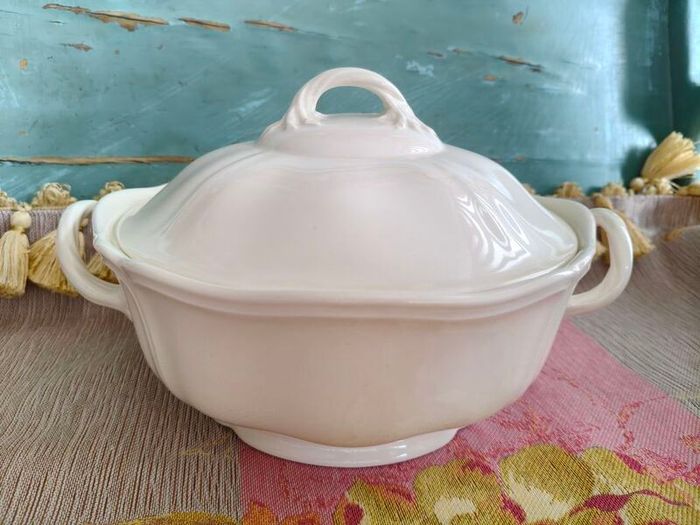 Wedgewood Queens Tureen