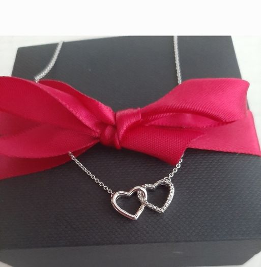 New silver pendant with real diamonds