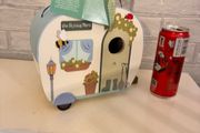 Lovely bird feeder
