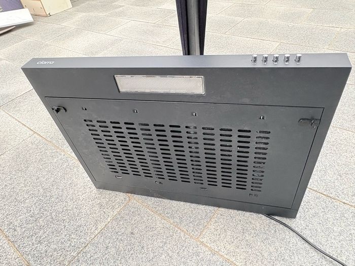 60cm under cabinet cooker visor.