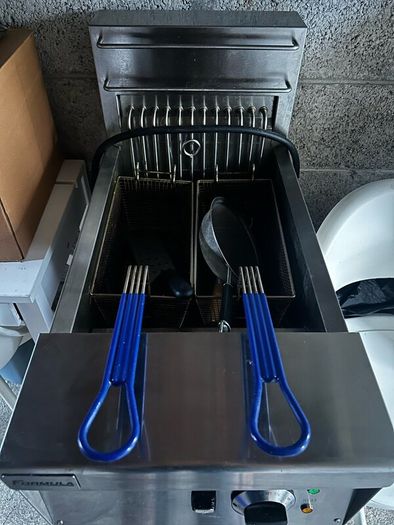 Twin tank commercial fryer electric 2  10L