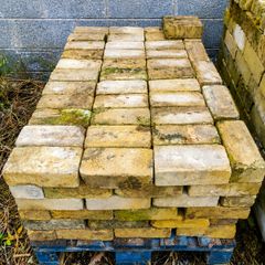 Reclaimed Yellow/Cream Bricks