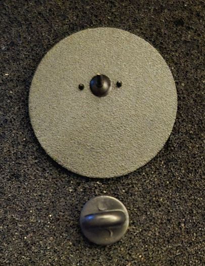 Keep on trucking , pin back badge.