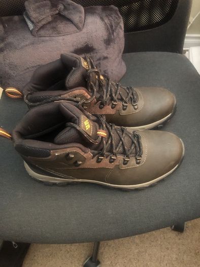 Columbia Newton Ridge II WP trekking and hiking boots size UK 9
