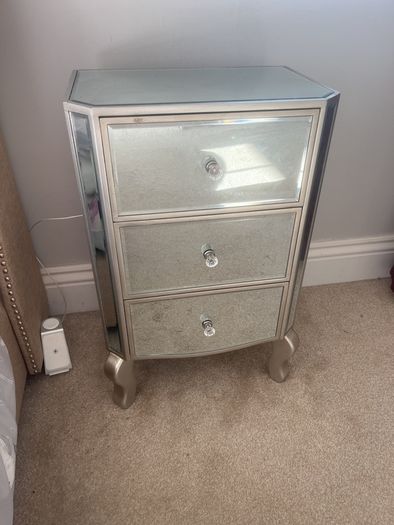 Mirror bedside lockers