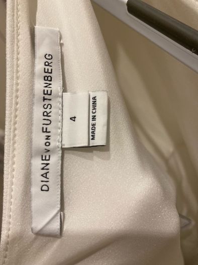 Diane Von Furstenberg flattering white dress size 8