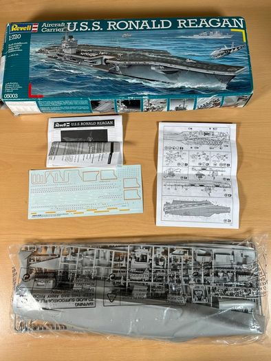 Revell 05003 1:720 USS Ronald Reagan Aircraft Carrier Model