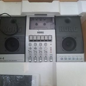 CR-4 4 track cassette Tape Recorder