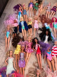 Barbie dolls, 43 in total