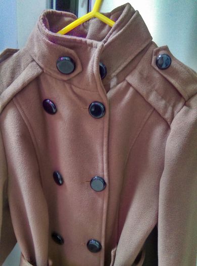 Women's coat with belt