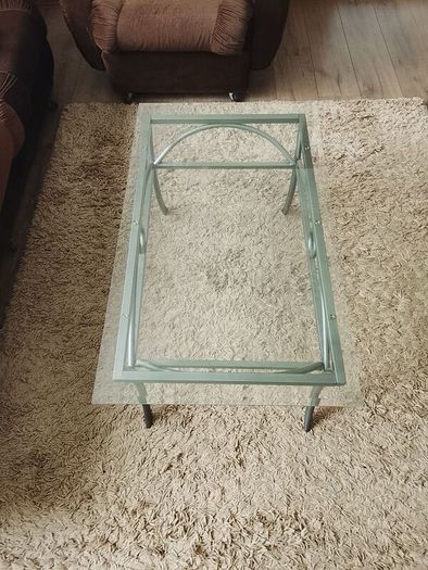 coffee table and mirror