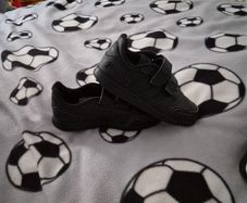 Boys adidas runners black