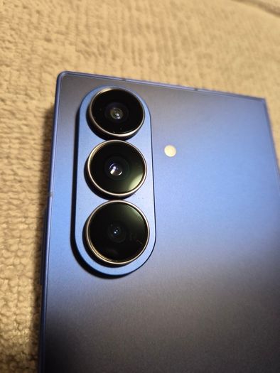 Samsung Galaxy Fold 7 512GB - Like New, 1 year old - 12 mth Samsung Waranty - Blue color