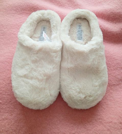 Pyjamas and slippers - Inside Out 2