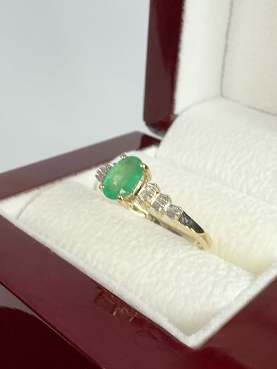 Gold 14K Yellow Gold Boyaca Colombian Emerald & Diamond Ring