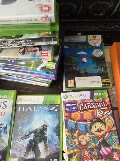 Xbox 360, 3 Controllers, 58 Games